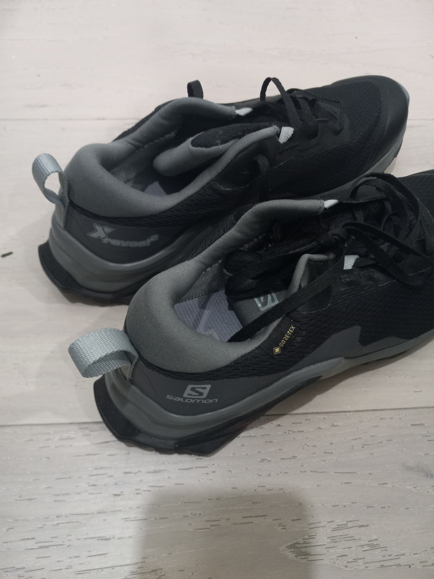 gst it for $89 Salomon Gore-Tex Hiking Shoes Women size 9 - photo 2