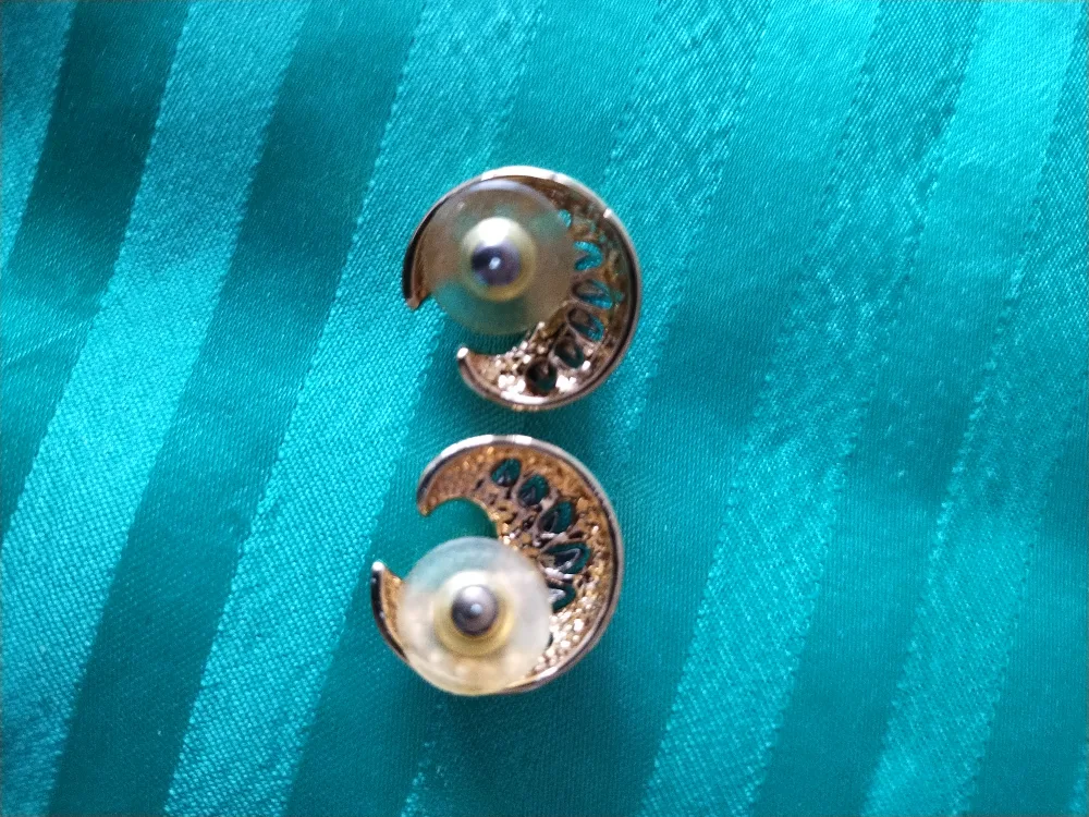 Gold Tone Earrings with Clear Stones image indicator(3)