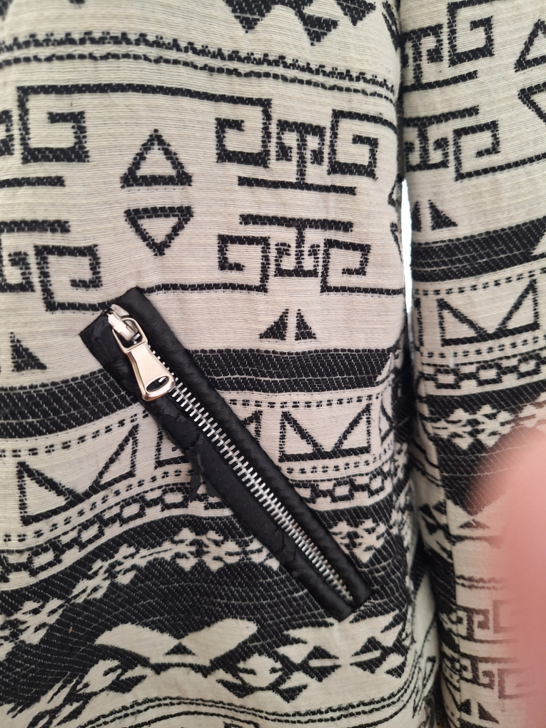 Zara Black and White Aztec Print Jacket - photo 3