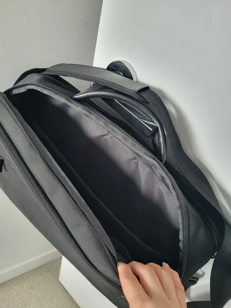 Lenovo ThinkPad Laptop Bag image indicator(2)