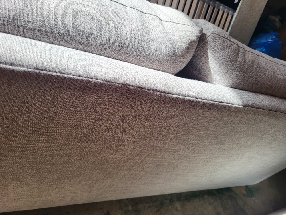 Couch - photo 3