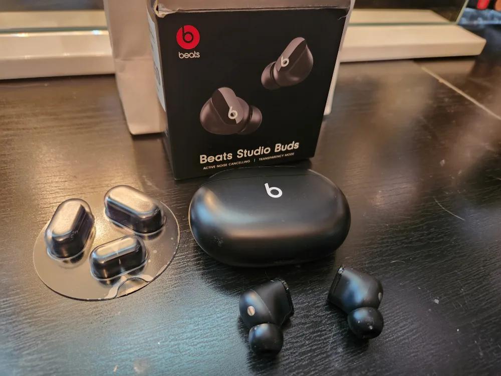 Beats Studio Buds - Black - Wireless Earbuds image indicator(3)