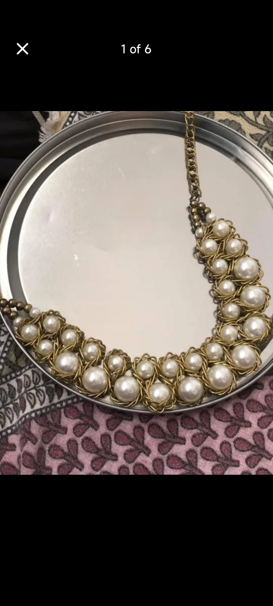 Lot of 4 statement necklaces and 2 pairs of earrings thumbnail