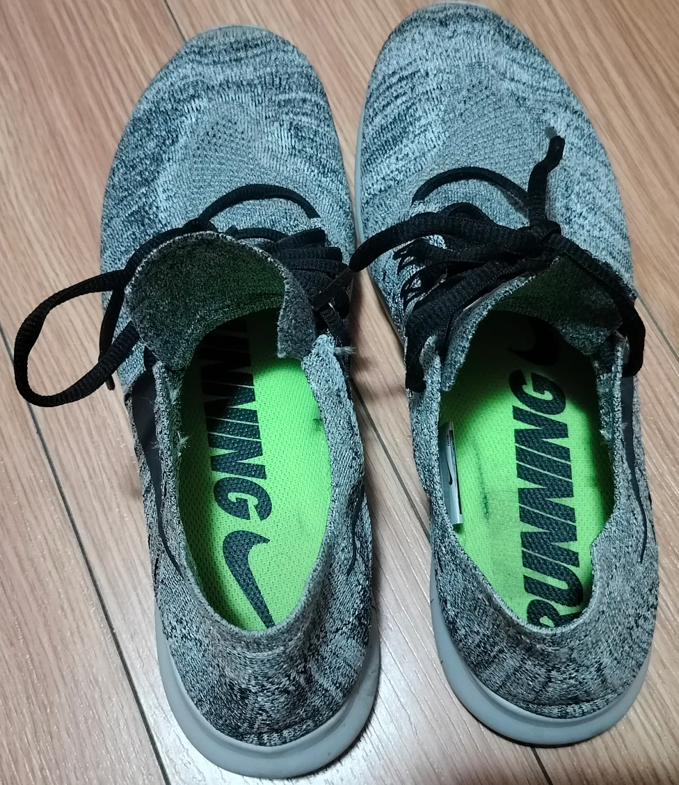 Nike Running Shoes - Size 10 US Men's image indicator(3)