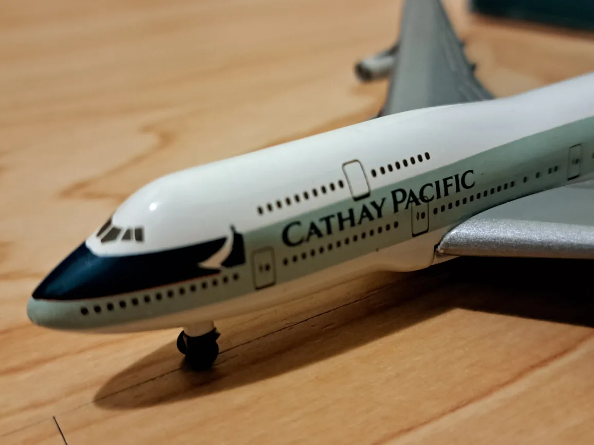 Cathay Pacific Boeing 747-400 Airplane Model 1:500 image indicator(3)