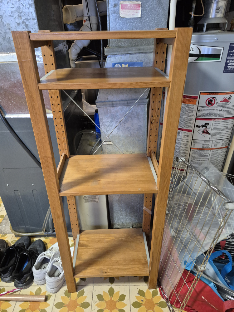 Wooden 4-shelf shelving unit