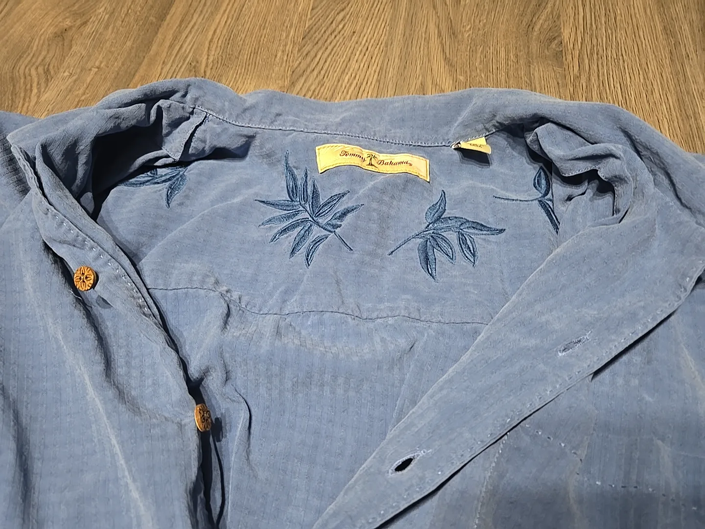 Tommy Bahama Men's XL Silk Button-Down Shirt image indicator(7)