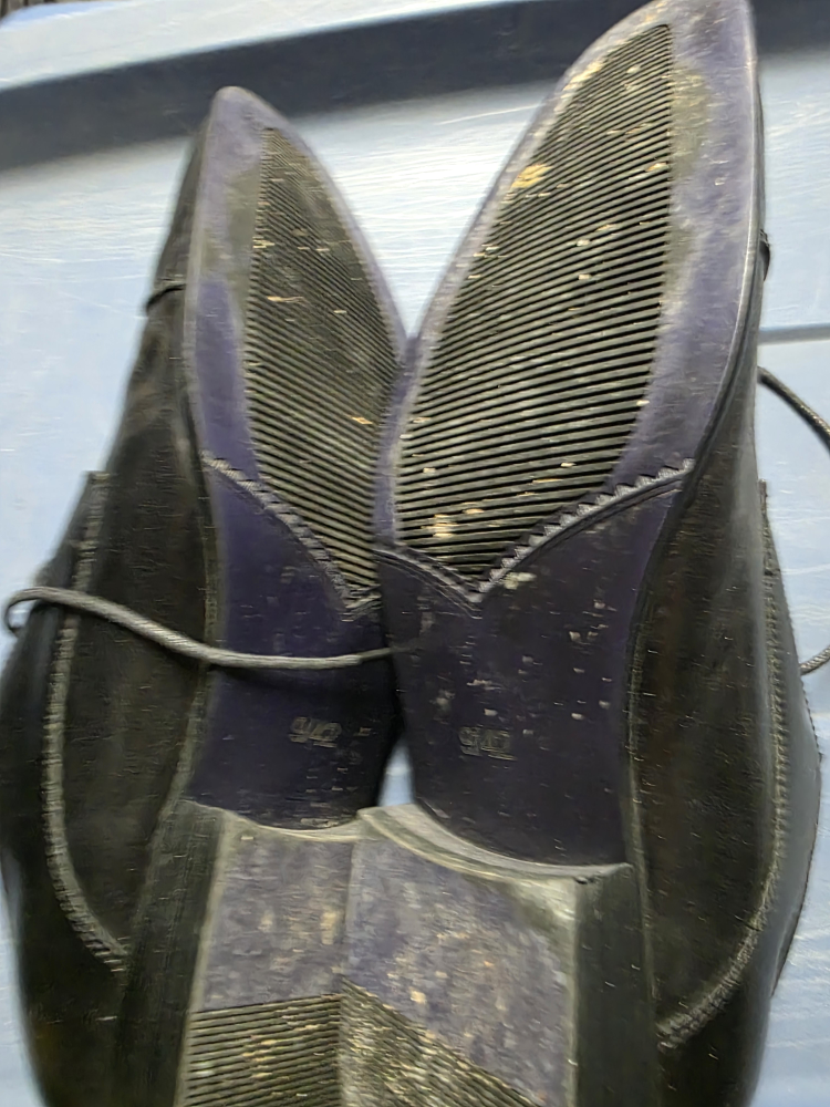 Men's Black Leather Dress Shoes Size 9. - photo 2