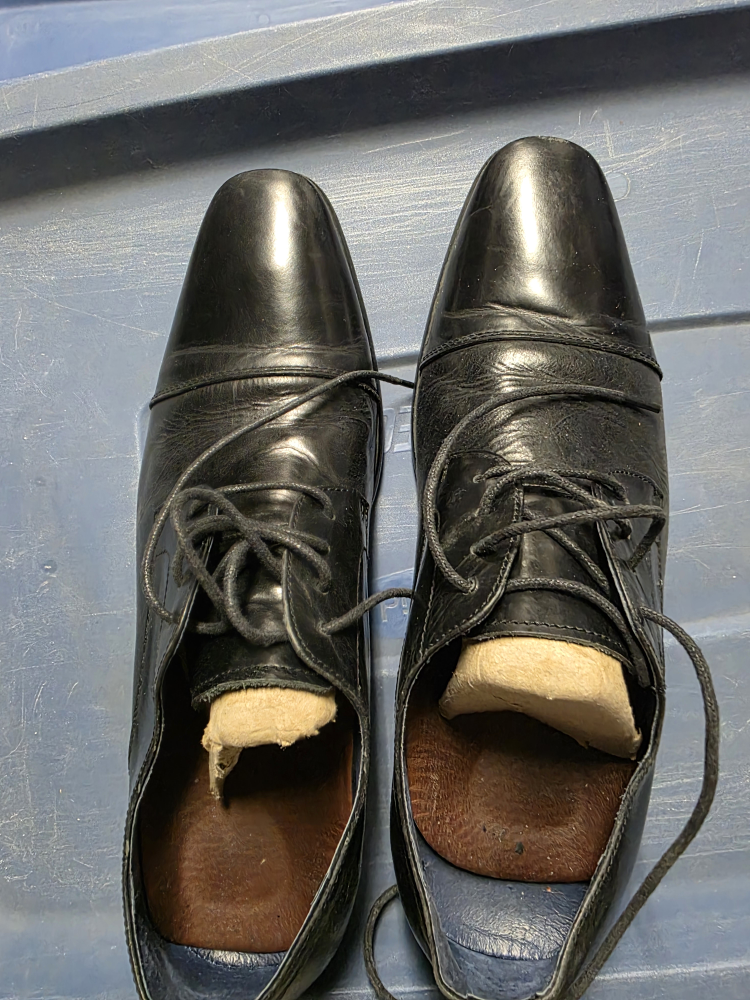 Men's Black Leather Dress Shoes Size 9. - photo 3
