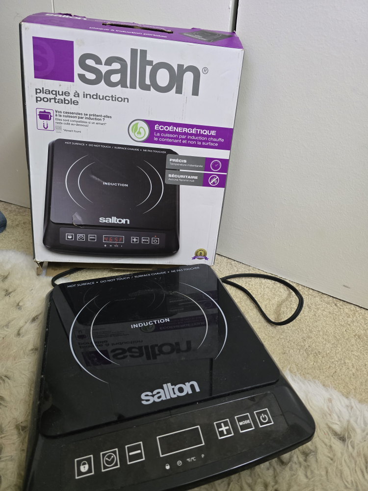 Salton Portable Induction Cooktop - Brand New in Box