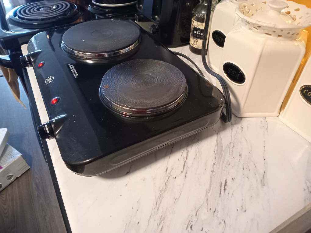 GE 2-Burner Electric Hot Plate - photo 3