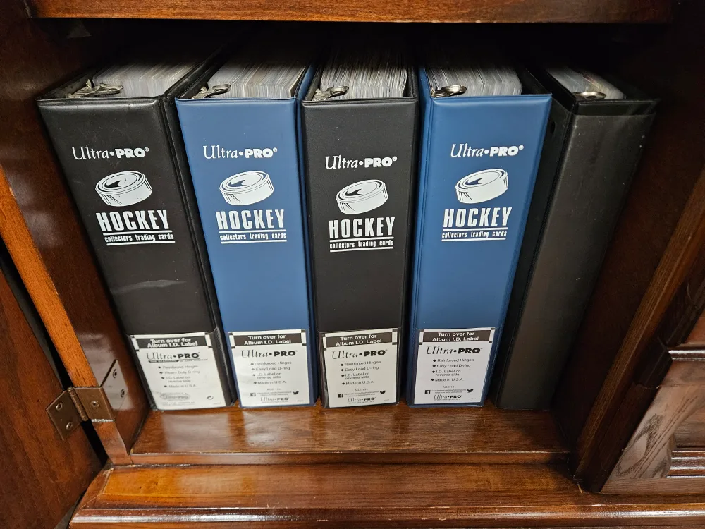 Hockey card collection - 5,000+ cards image indicator(6)