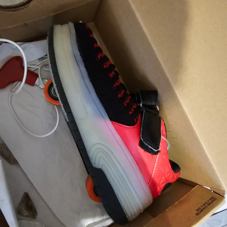 New Kids' Roller Shoes - Red and Black image indicator(4)