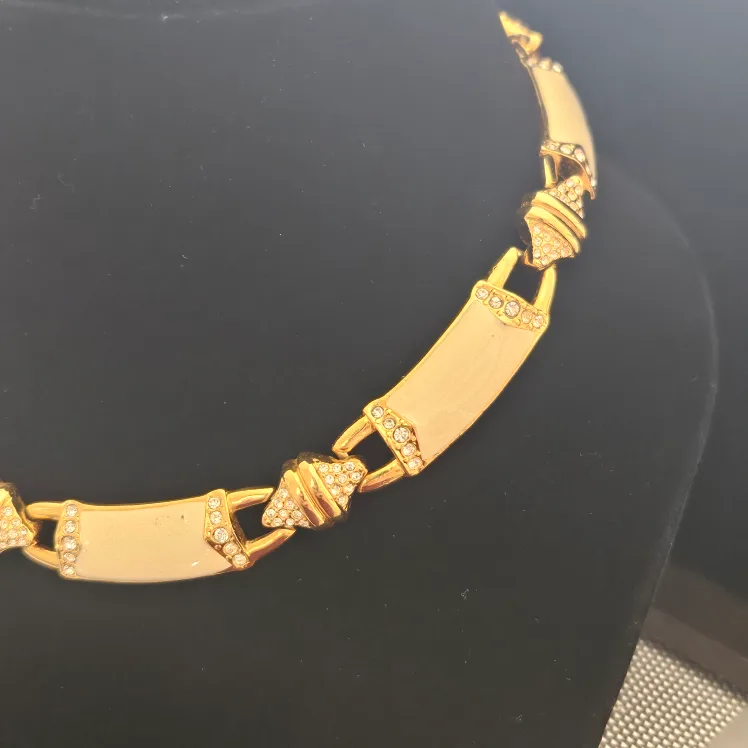 Pre-Loved Vintage Choker Necklace image indicator(3)