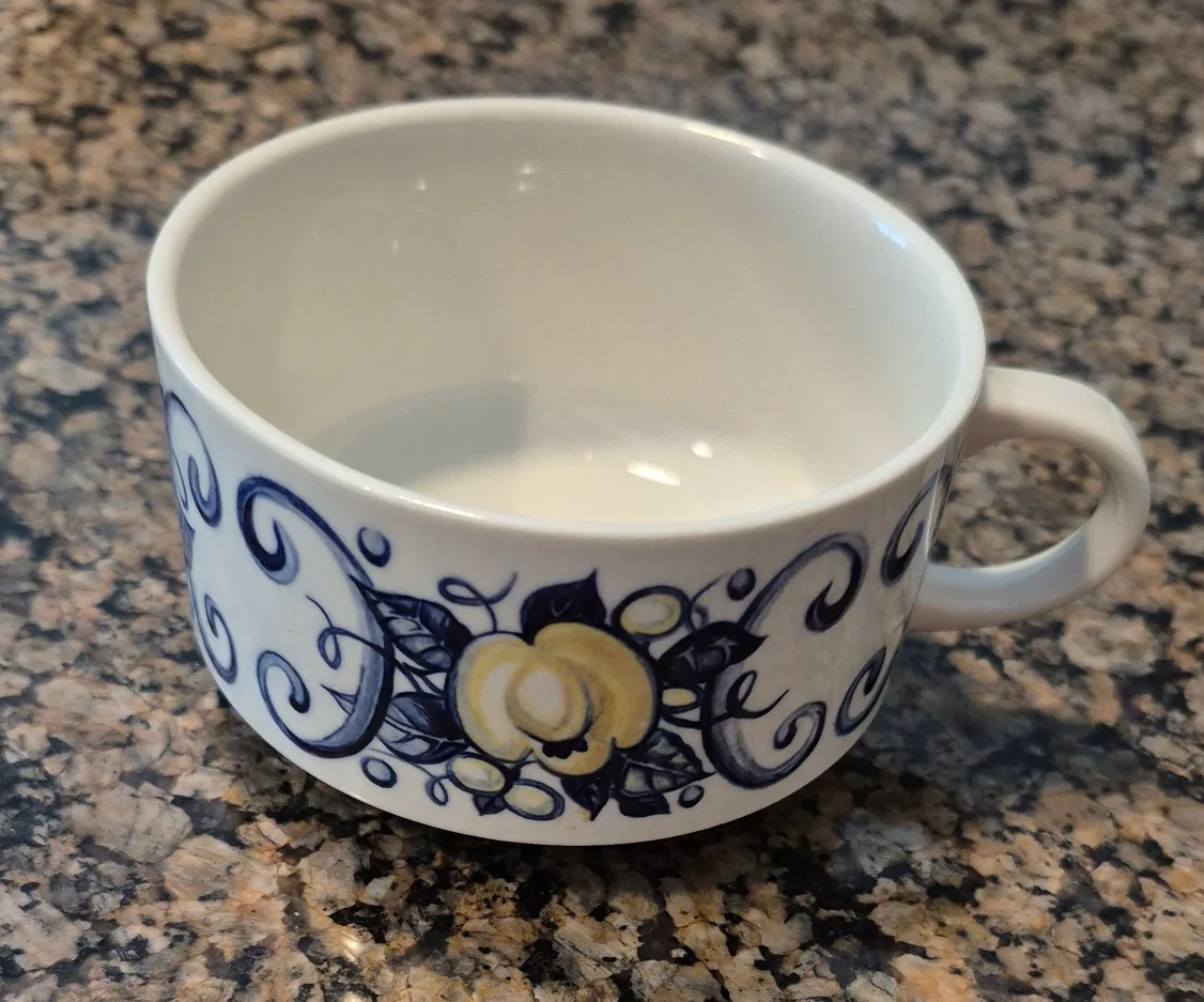 Villeroy & Boch vintage CADIZ porcelain,  67 pieces set image indicator(9)