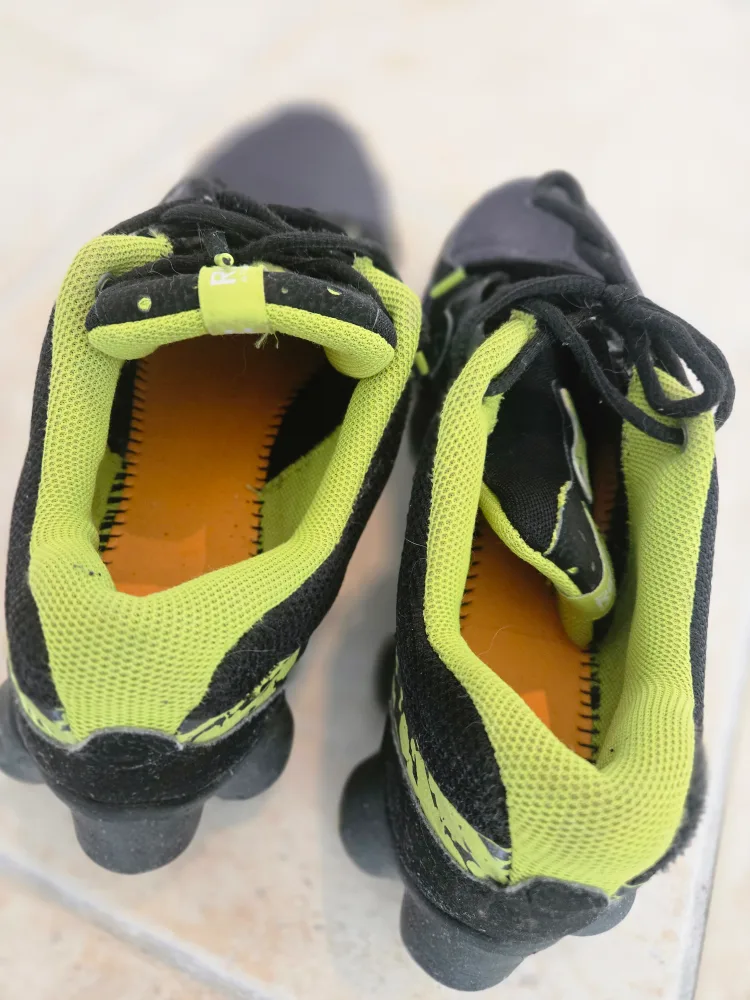 Reebok Running Shoes - Size 8.5 image indicator(2)