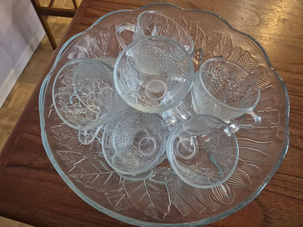 Punch Bowl with 12 Cups