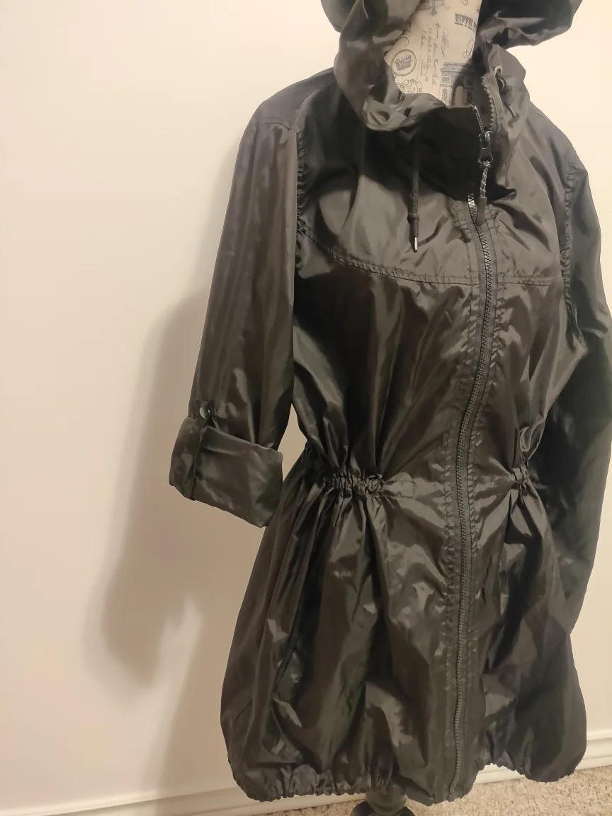 Black Hooded rain coat - Size M/M image indicator(2)