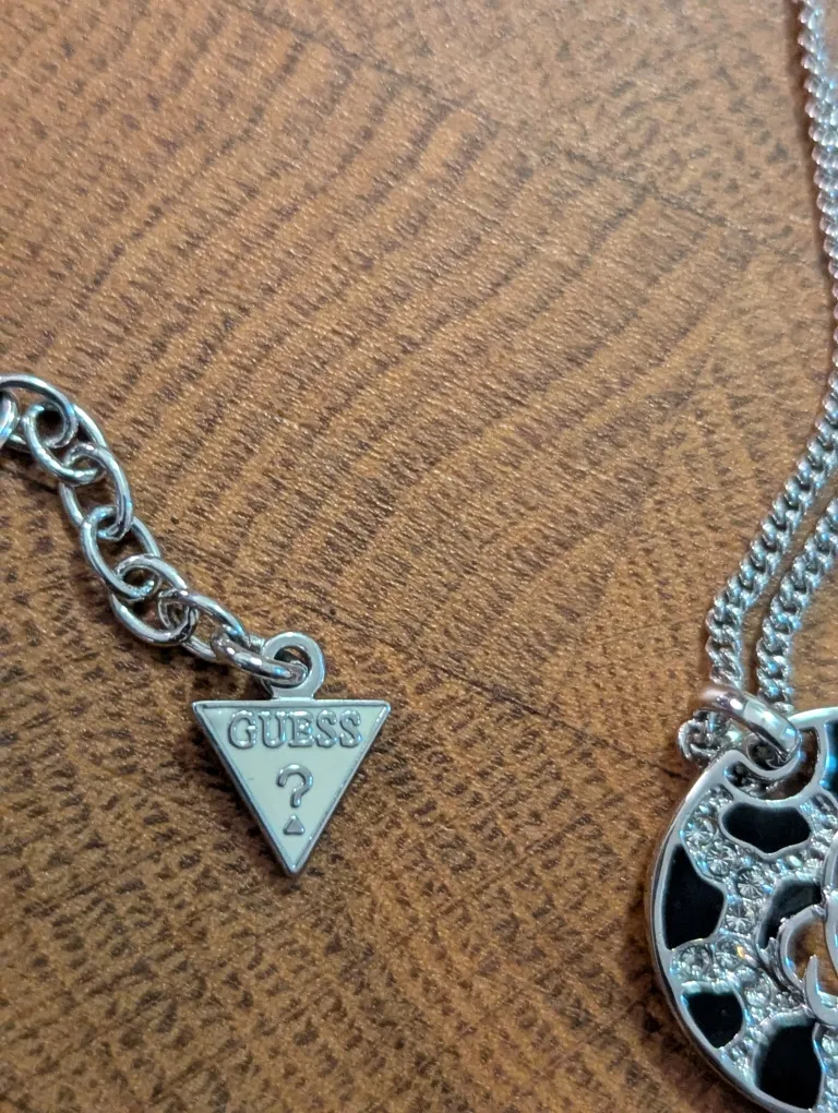 GUESS Silver Tone Necklace with Rhinestone Pendant image indicator(5)