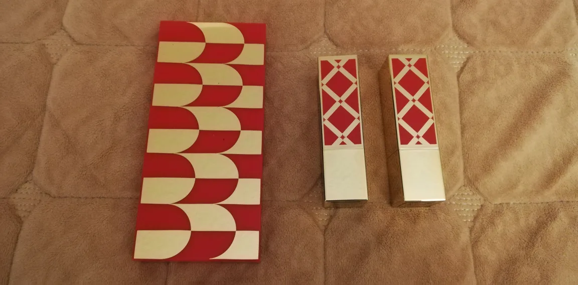 NEW: Estee Lauder Holiday Makeup Set thumbnail