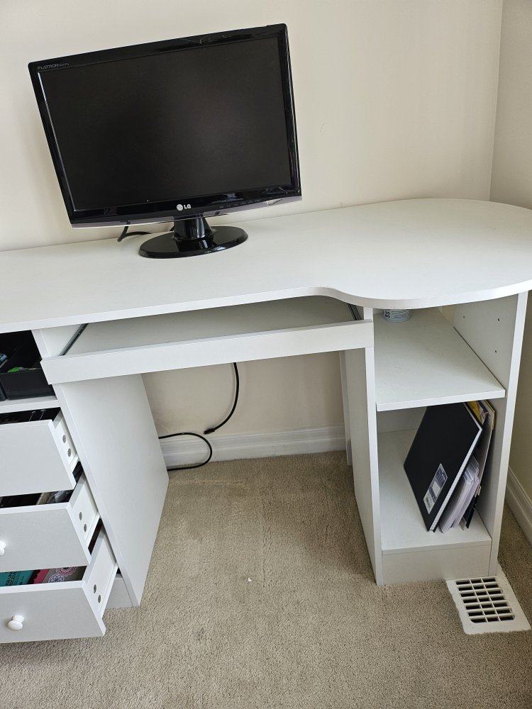 Computer Desk - can deliver for an extra fee - photo 4