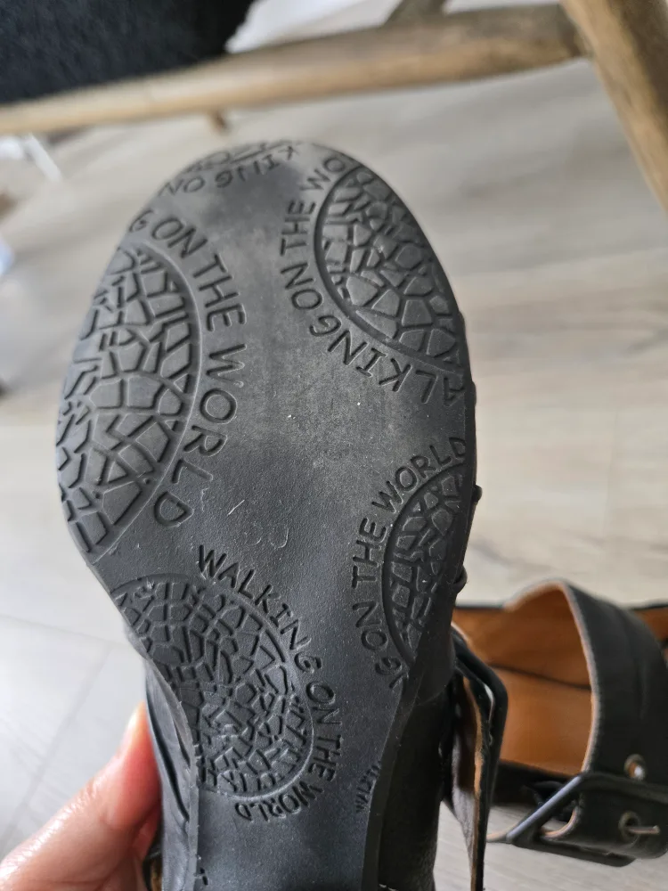 Exibit Women's Black Leather Slingback Heels, Size 8.5 image indicator(4)