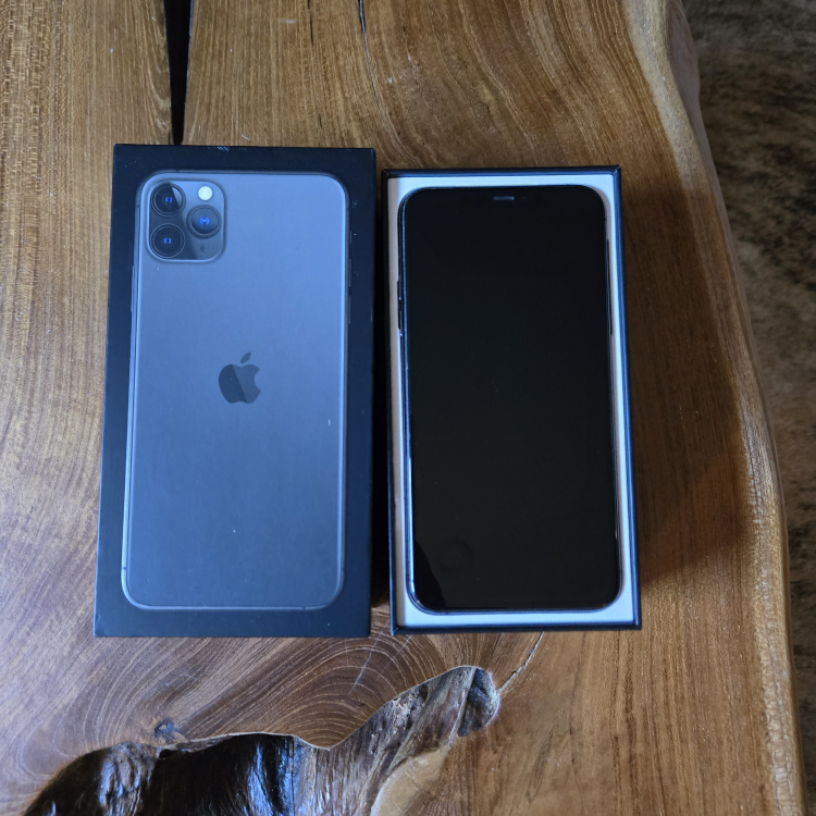 iPhone 11 Pro Max in Space Grey
