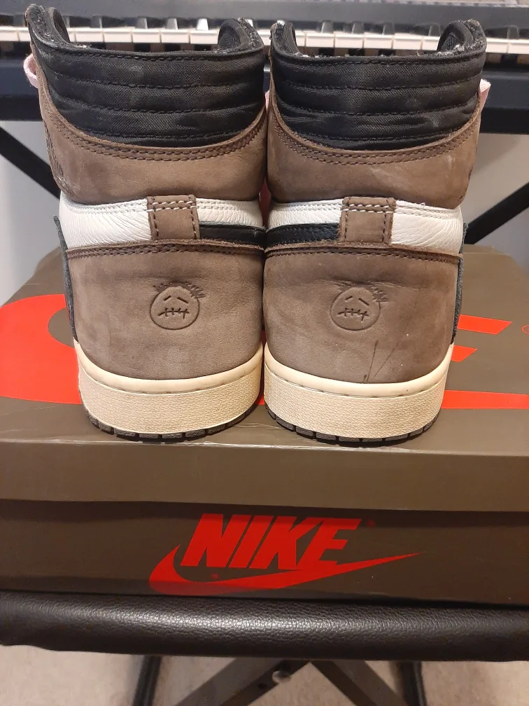 Nike Aj1 Travis scott mocha reps image indicator(3)