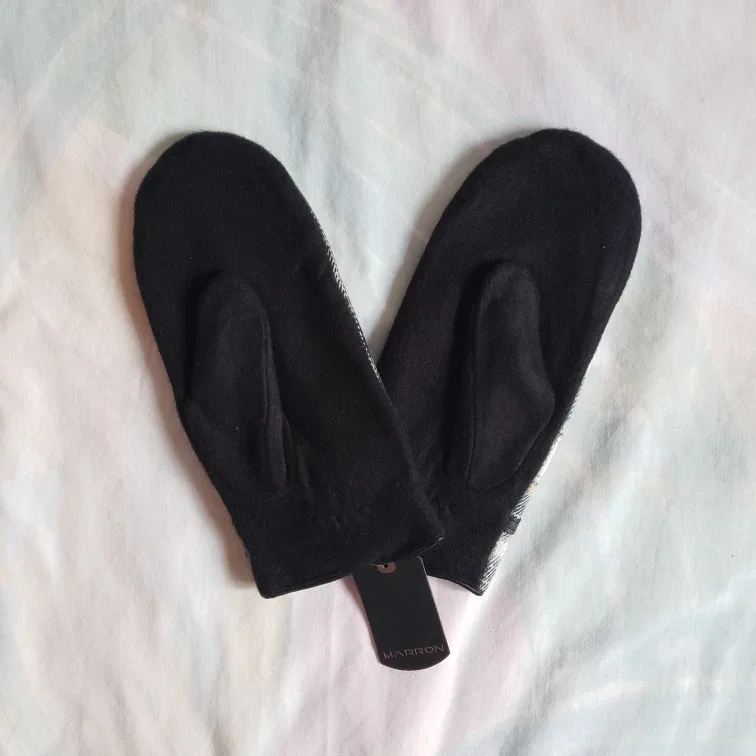 🆕Unisex Black and Green Plaid Mittens image indicator(2)