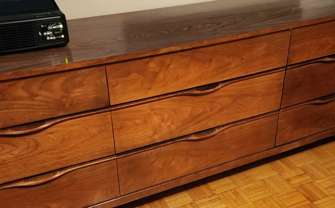 SOLID TEAK DRESSER WITH 9 DRAWERS image indicator(2)