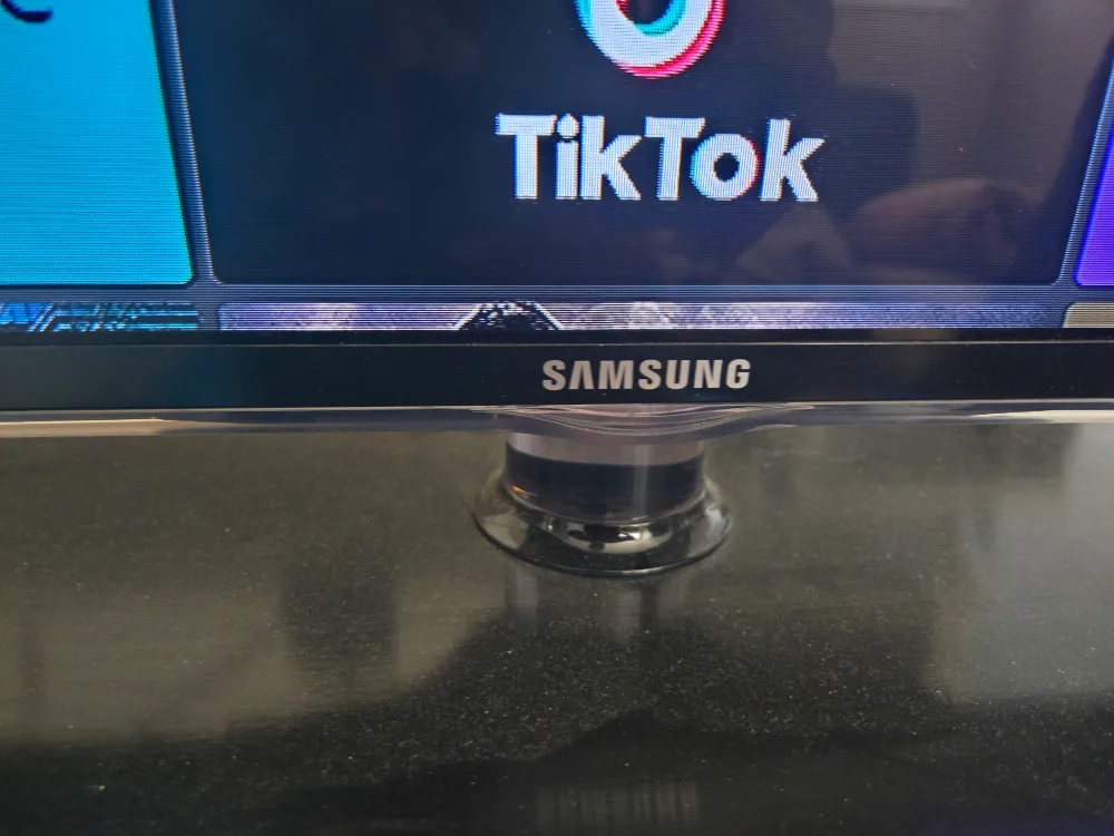 Samsung UN46D6000WF 46-inch Smart TV image indicator(2)