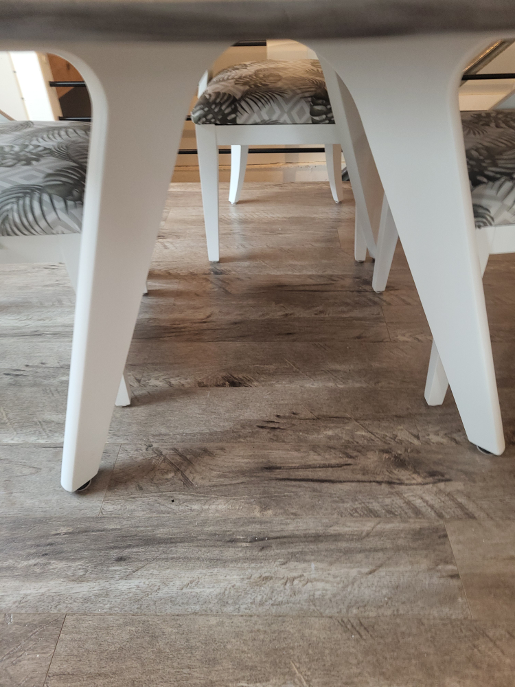 Round Dining Table and four Chairs Set - photo 2
