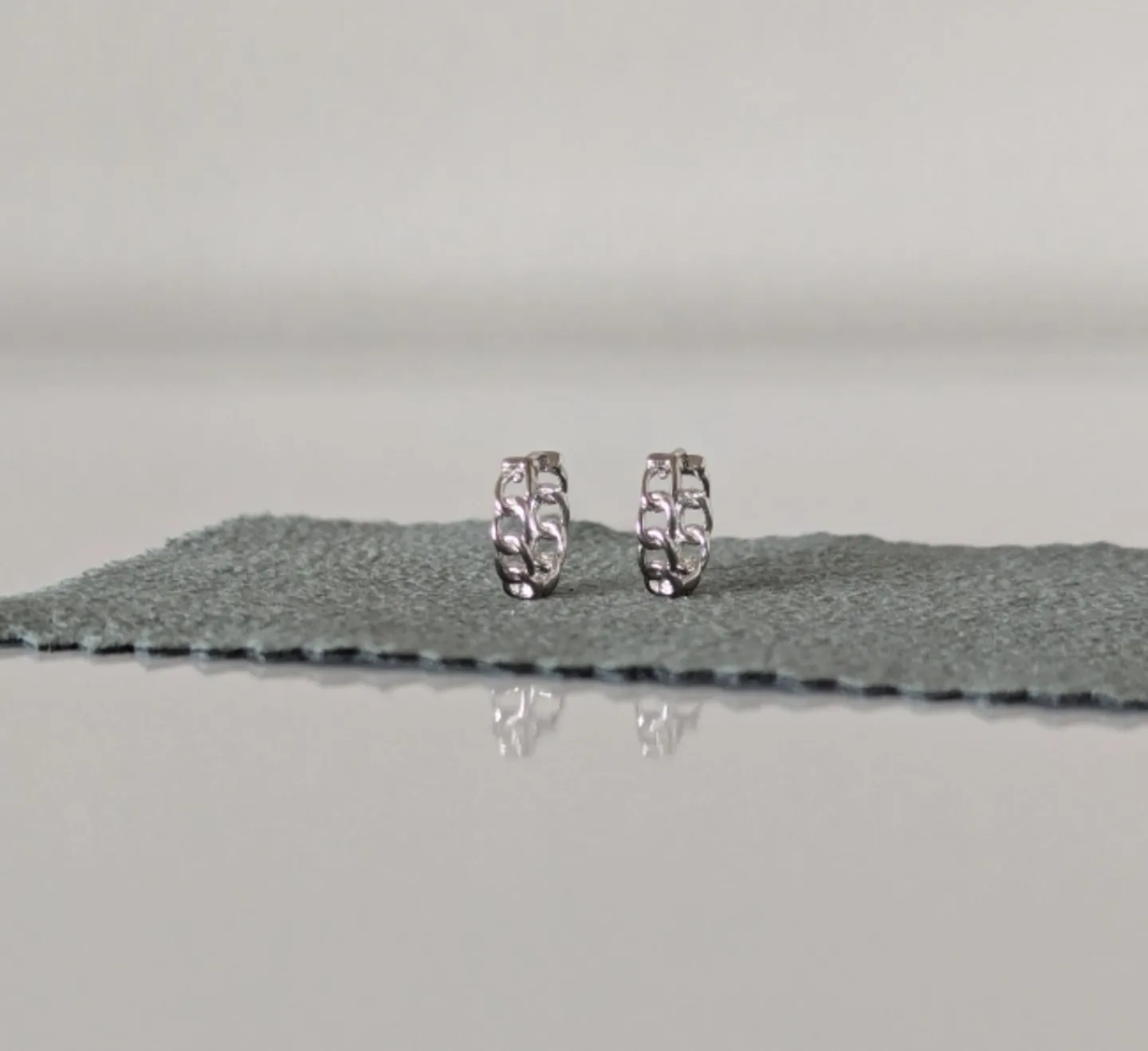 S925 Sterling Silver Chain Hoop Earrings image indicator(4)