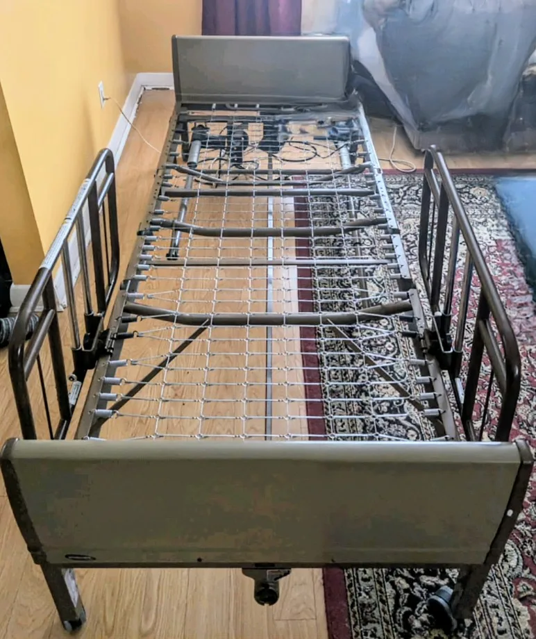 Invacare Heavy Duty Electric Hospital bed & extras EUC image indicator(2)