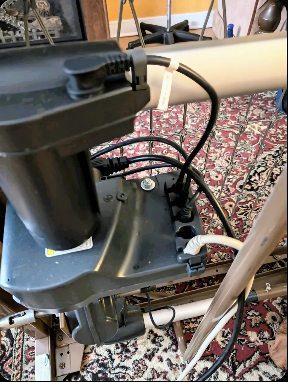 Invacare Heavy Duty Electric Hospital bed & extras EUC image indicator(6)