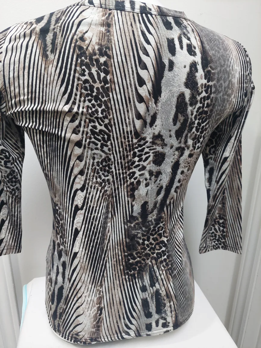 Women's Size Medium 3/4 Sleeve Top, Animal Print image indicator(6)