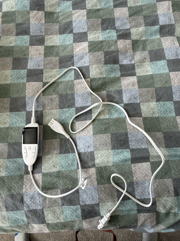 Never used remote controled Electric Heated blanket robe - photo 2