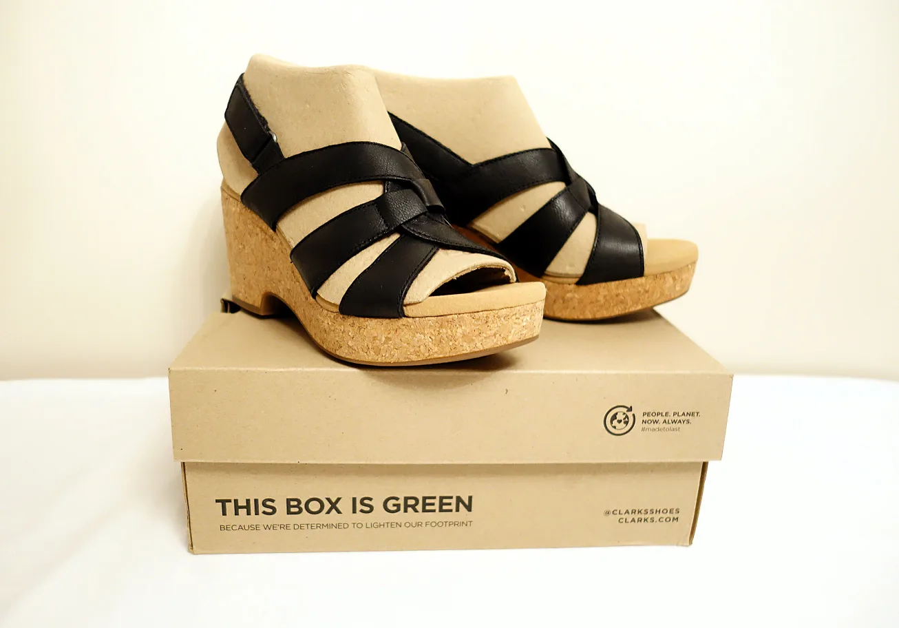 NEW Clarks Giselle Beach Black Leather Wedge Sandals - Size 8 thumbnail