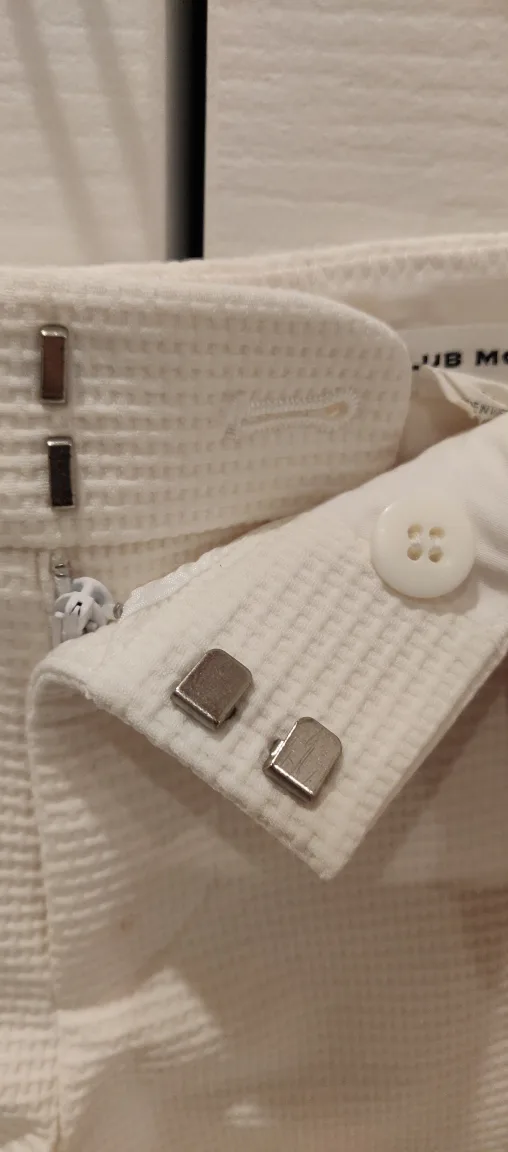 Club Monaco Scalloped Hem Shorts, Size 00 image indicator(3)