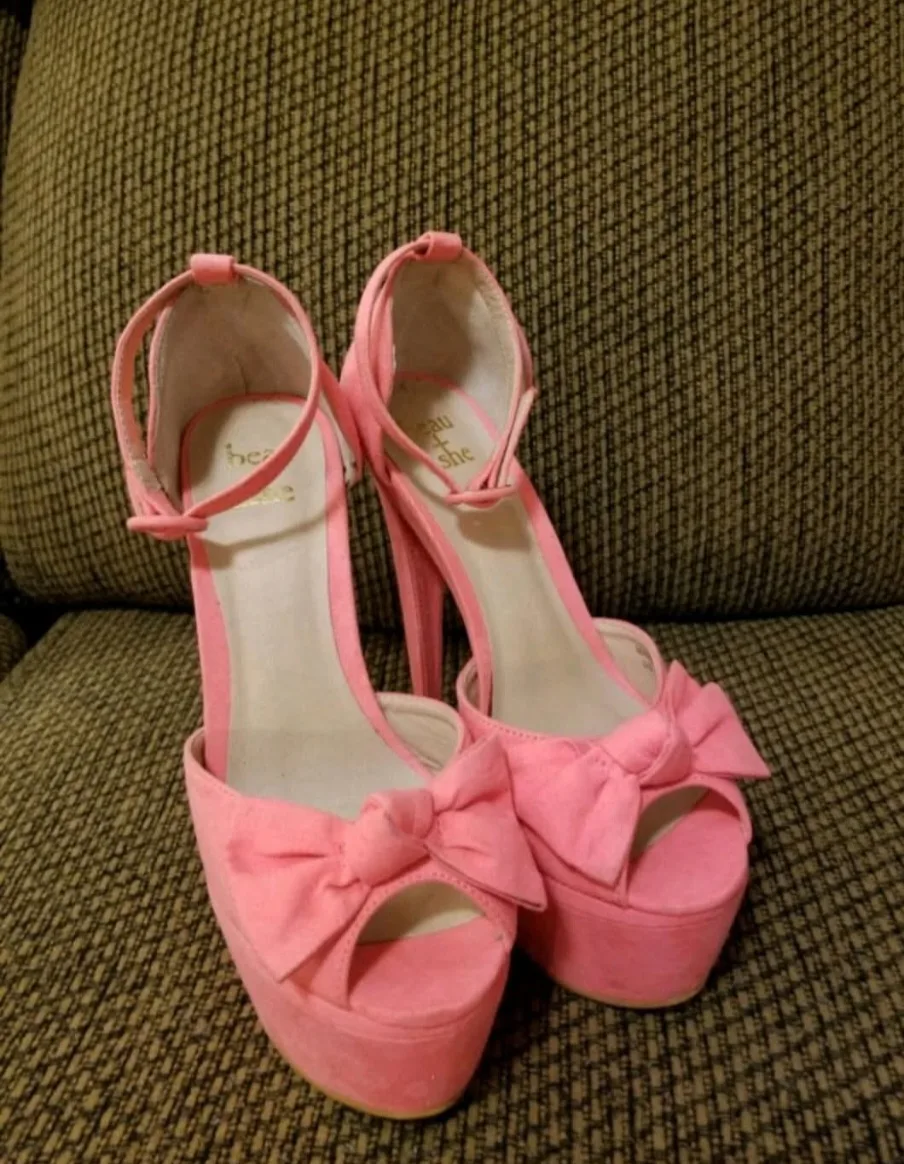 Pink Suede Platform Heels with Bow image indicator(2)