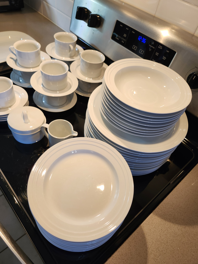 White Dish Set - photo 2