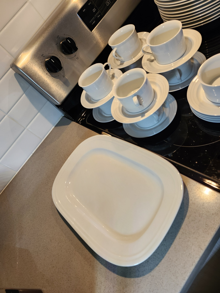 White Dish Set - photo 3