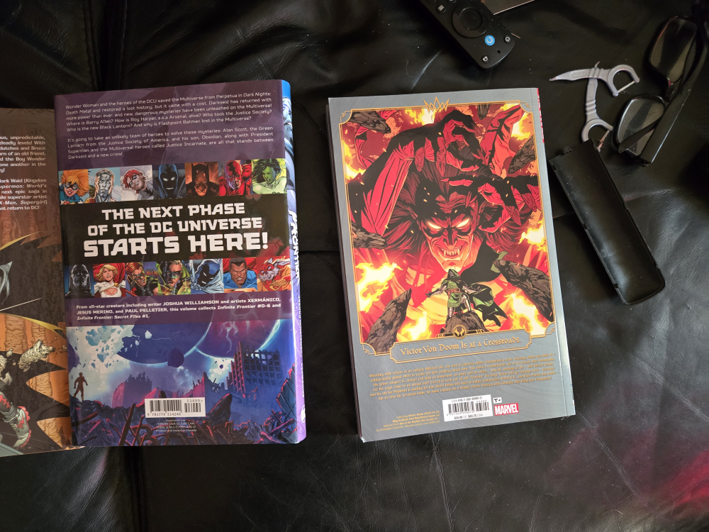 DC Comics Graphic Novels Plus One Marvel - Lot of 5 - photo 5