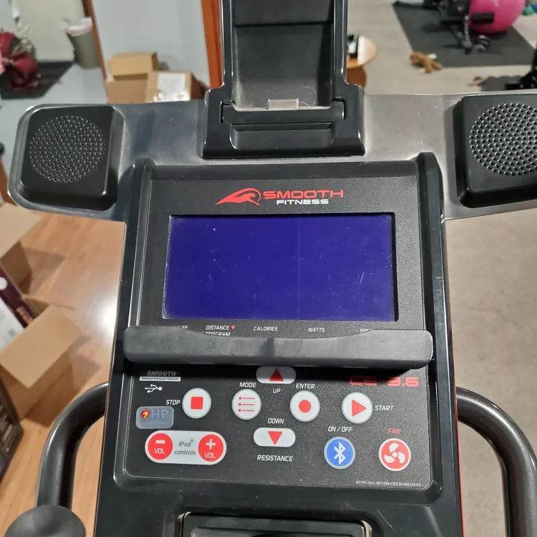 Smooth Fitness Elliptical Machine image indicator(8)