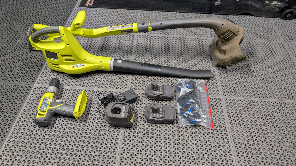 Ryobi Trimmer & Leaf Blower - photo 2