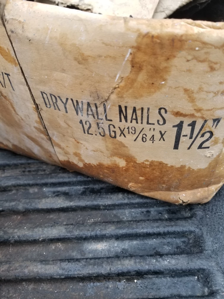 Two half boxes of nails. 1 1/2 and 2 1/2 galvanized nails - photo 3