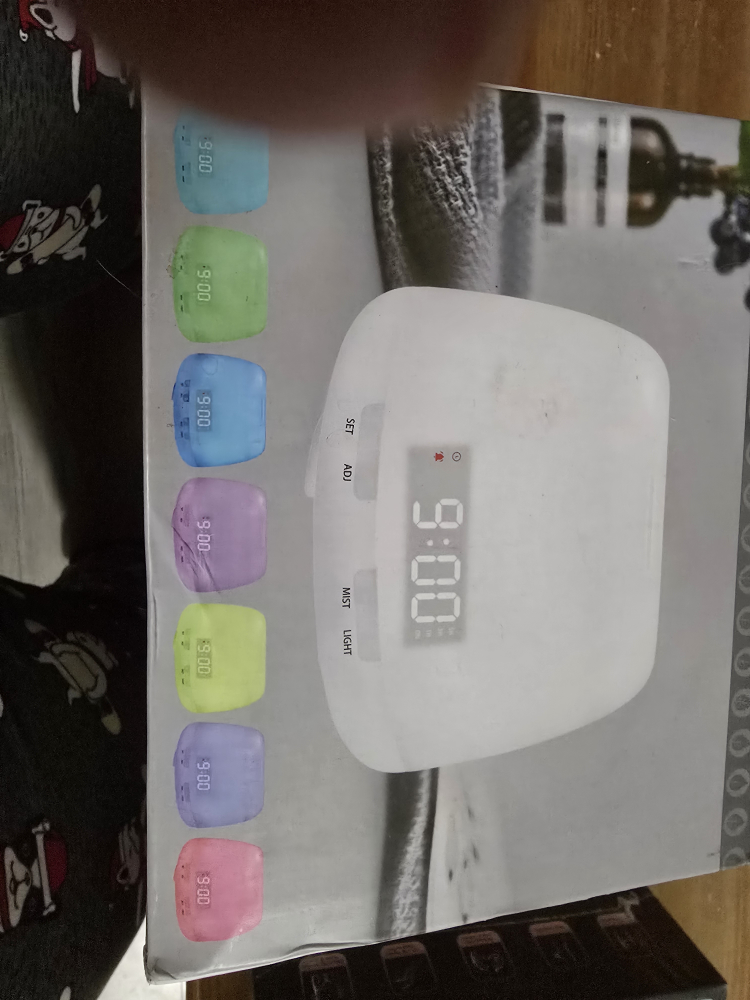 New Aroma Diffuser with 7 Colour Changing LED Lights & Clock - photo 2