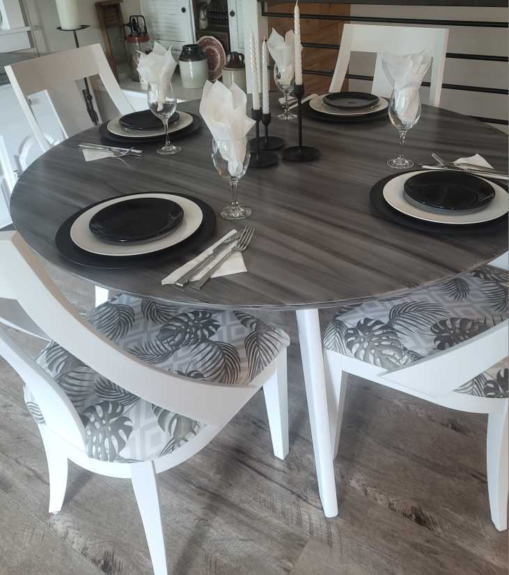 Round Dining Table and four Chairs Set