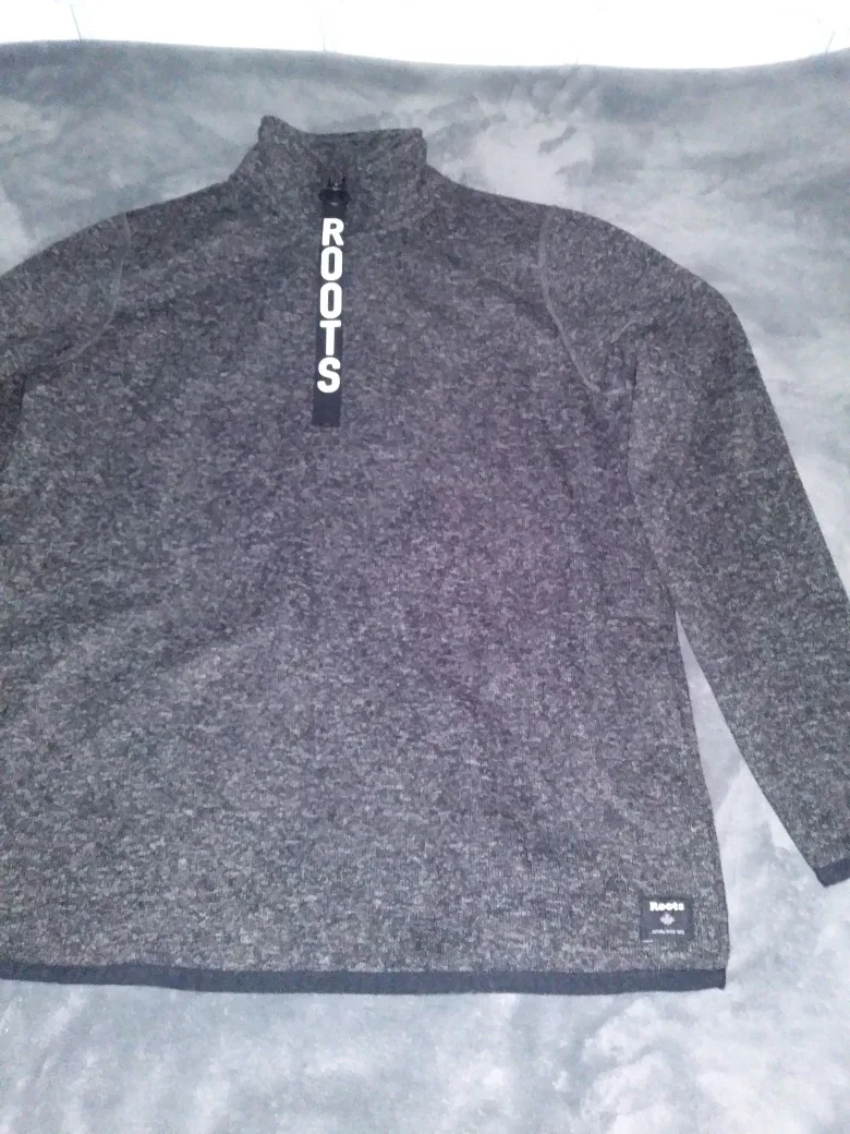 Roots Men's Size Large 1/4 Zip Pullover image indicator(2)