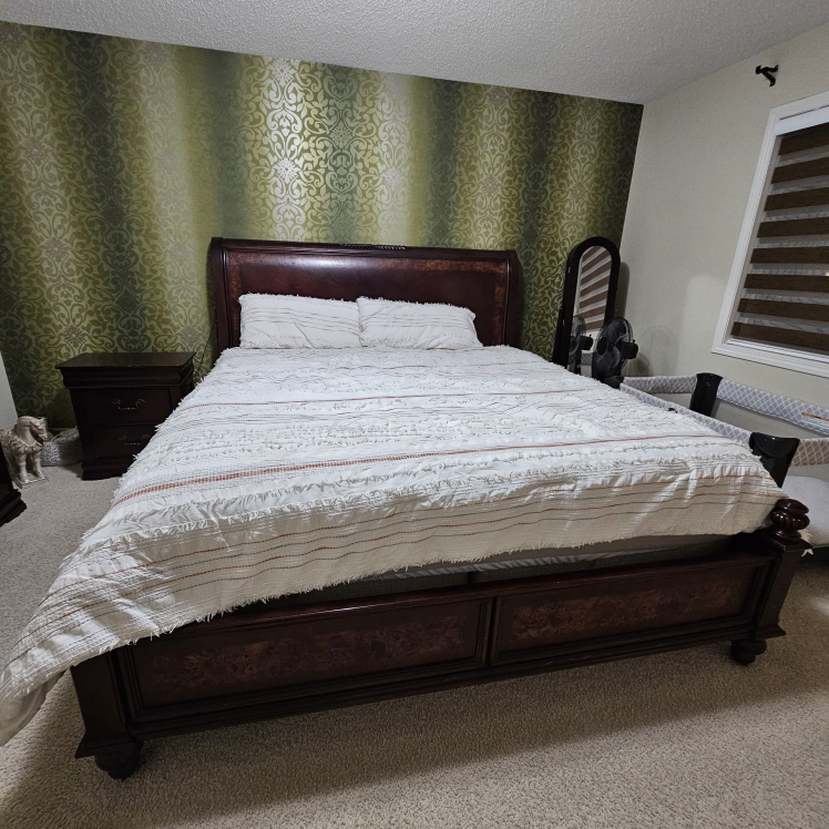 Solid wood Bombay King Size Bed